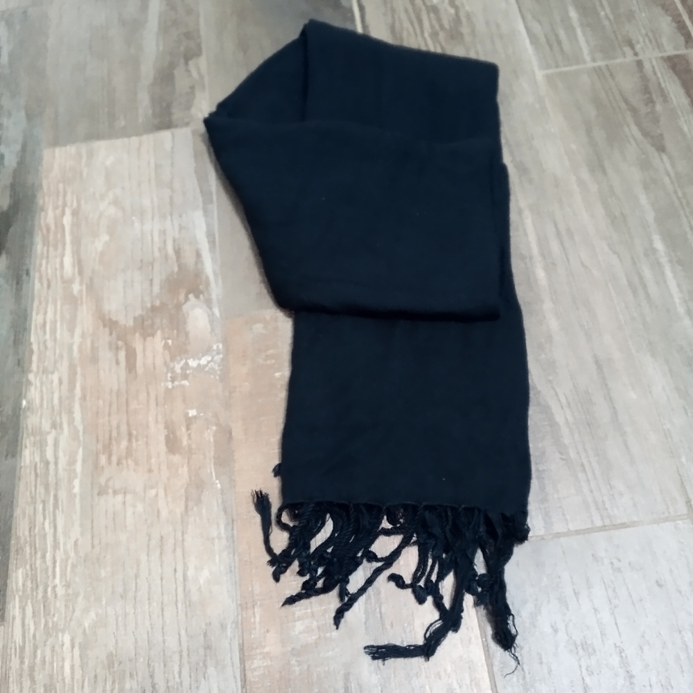 Black Pashmina - Picture 1 of 4